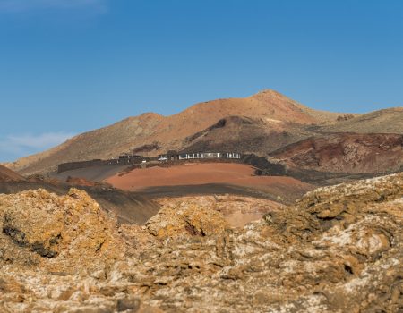Las Montañas del Fuego y la Cueva de los Verdes amplían sus horarios de visita durante la temporada de verano