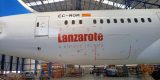 Un Boeing 787 de Air Europa surca el cielo luciendo el nombre de Lanzarote