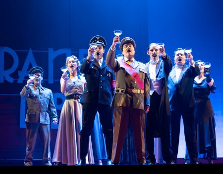 La superproducción musical ‘El tiempo entre costuras’