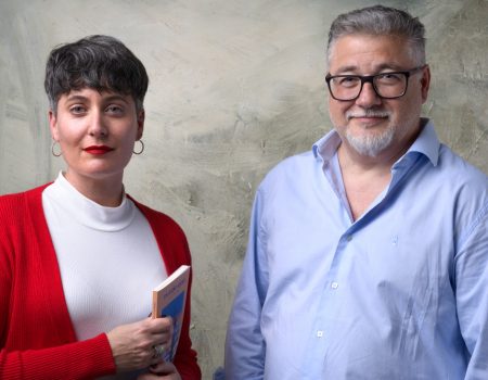 Diálogo Literario en "Letras Aisladas": Cinco disparos contra Víctor Bello con Mare Cabrera