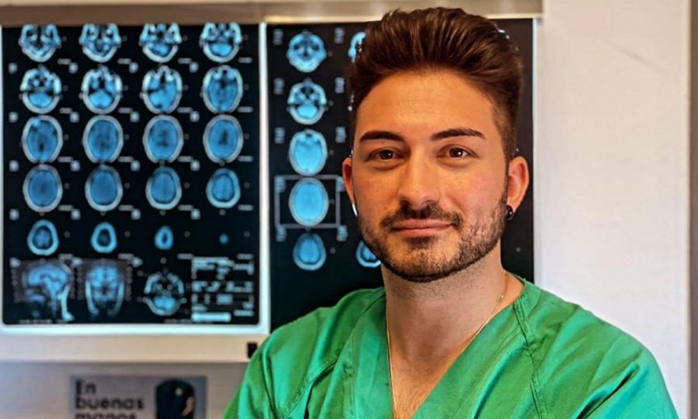 El neurocirujano Jesús Martín, galardonado con el Premio Abora.