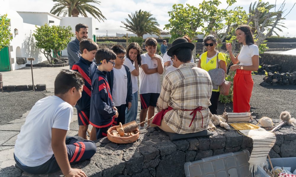 Jornadas Didácticas de Artesanía en el Monumento al Campesino