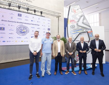 La élite del windsurf mundial se da cita en la playa grancanaria de Pozo Izquierdo