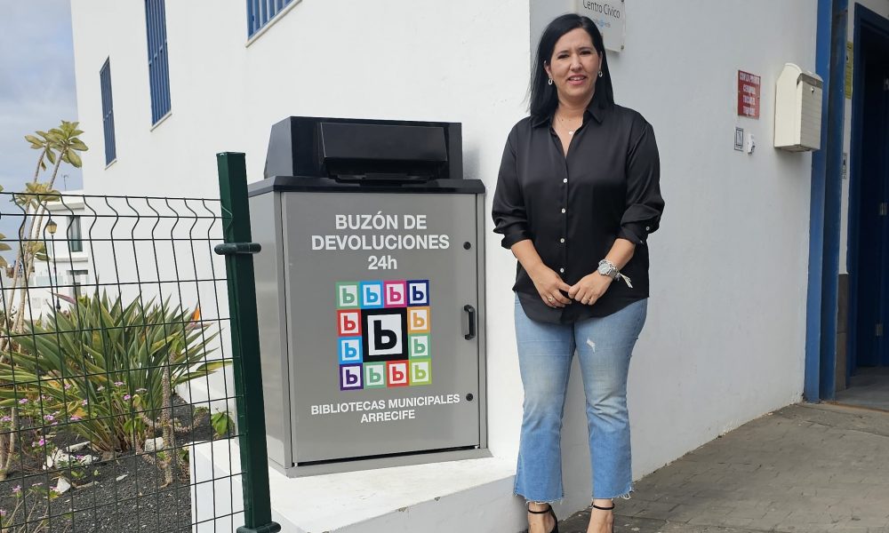 Cultura Arrecife instala buzón para devolución de libros en bibliotecas municipales