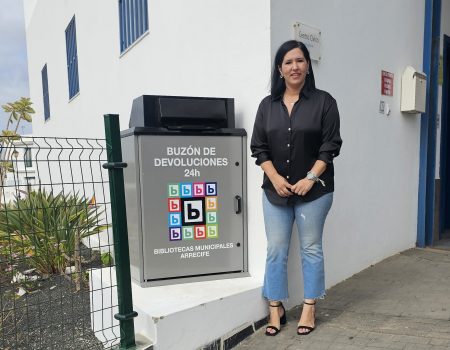 Cultura Arrecife instala buzón para devolución de libros en bibliotecas municipales
