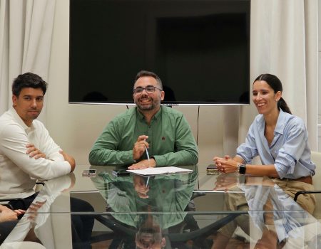 Arrecife refuerza su apoyo a jóvenes y mujeres emprendedoras con ATRIA