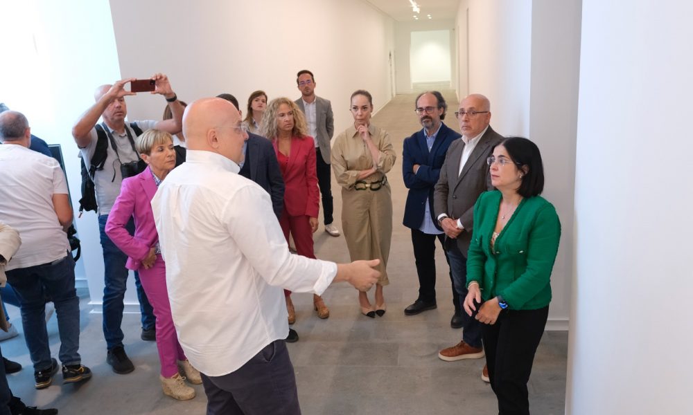 La mayor colección de arte canario en el MUBEA
