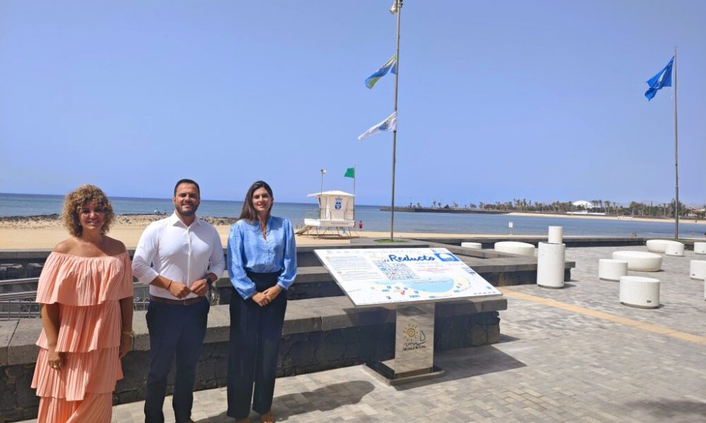 Paneles informativos en el litoral para divulgar los valores de la marina de Arrecife 