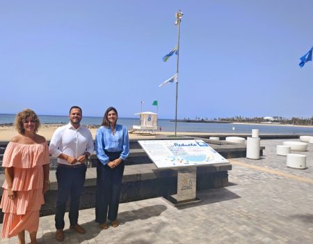 Paneles informativos en el litoral para divulgar los valores de la marina de Arrecife 