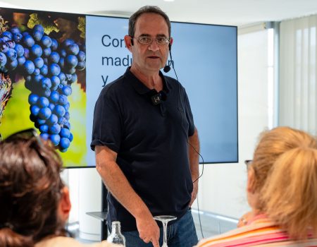 Taller sobre cata de uvas en Lanzarote