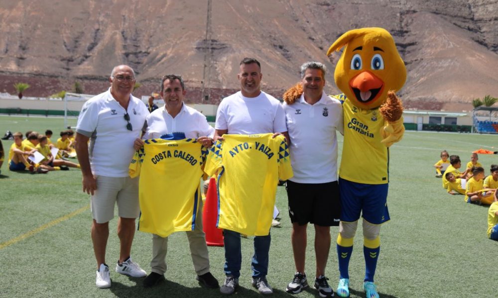 Ochenta niños disfrutan en Yaiza de su experiencia futbolística de la mano de la UD Las Palmas