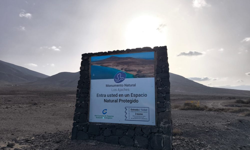 Señalética del Monumento Natural de Los Ajaches