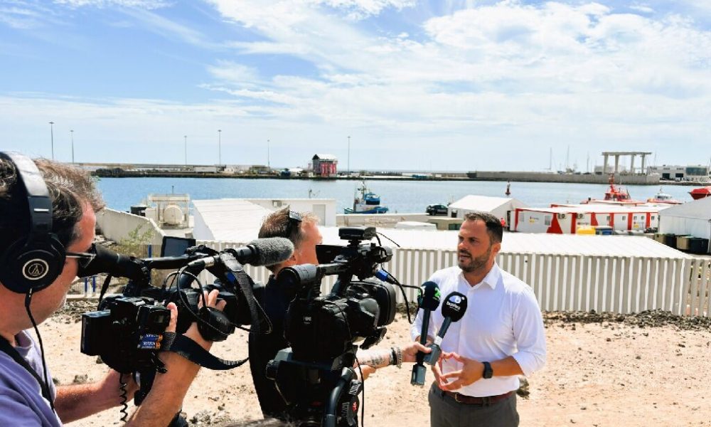 Reacciones del alcalde de Arrecife ante la situación de avalancha de migrantes