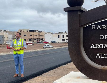 Yonathan de León promueve la transformación integral de los barrios de Argana Alta y Baja 