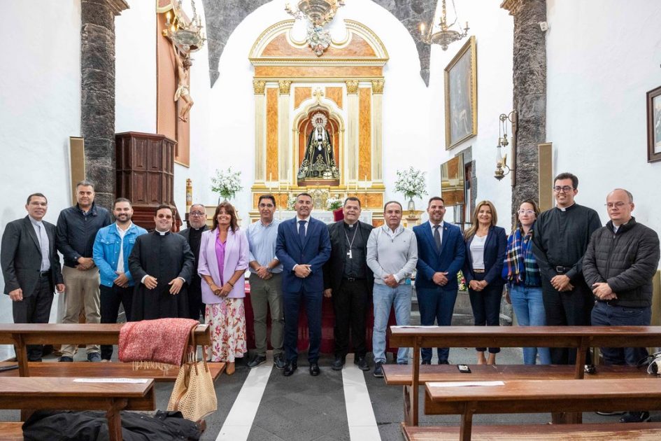 Autoridades de la Diócesis, del Cabildo y de los ayuntamientos participaron en la presentación del evento en la ermita de Mancha Blanca