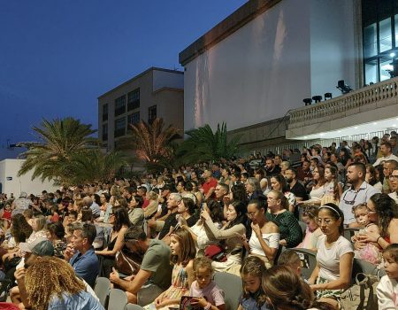 Más de 4,000 personas disfrutan de los conciertos en el Charco de San Ginés en Arrecife
