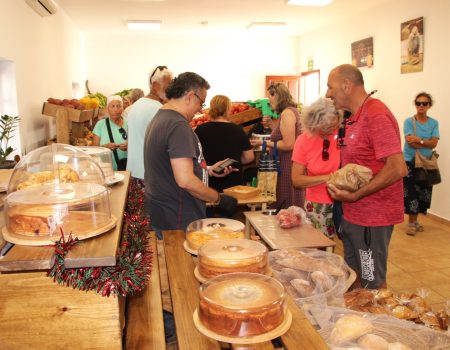 El Mercado de Uga relanza su oferta de productos kilómetro cero