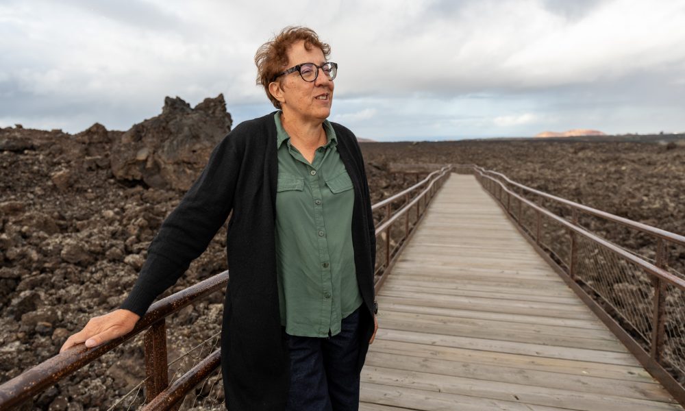 Implementar planes educativos para preparar a la población ante tsunamis