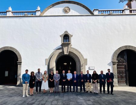 Ofrenda a la Virgen de Los Dolores, en la Iglesia de San Ginés