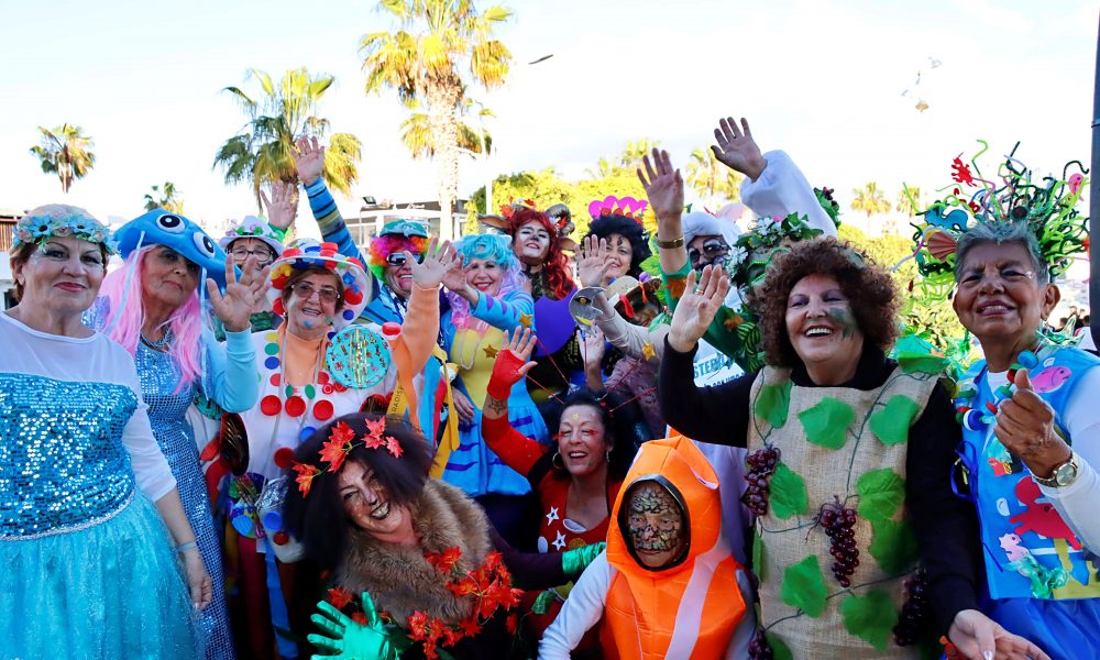 Carnaval de Tías con la alegoría Alicia en el país de las maravillas