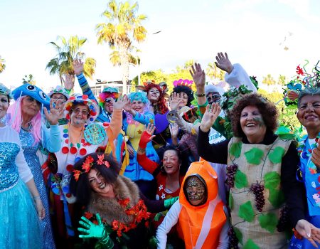 Carnaval de Tías con la alegoría Alicia en el país de las maravillas