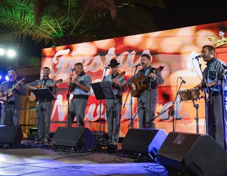 Arrecife se Llena de Espíritu Navideño