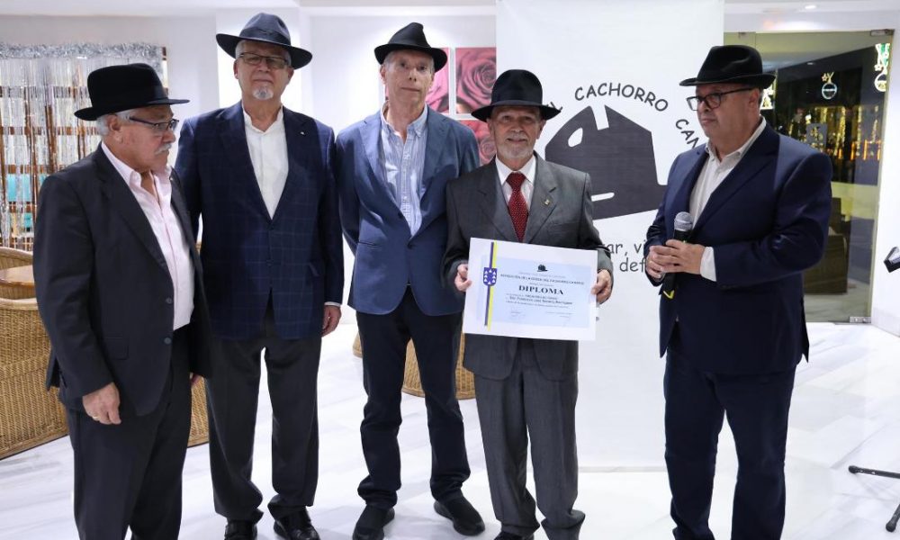 Francisco José Navarro Rodríguez, investido Cachorro de Honor