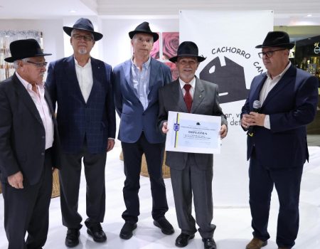 Francisco José Navarro Rodríguez, investido Cachorro de Honor