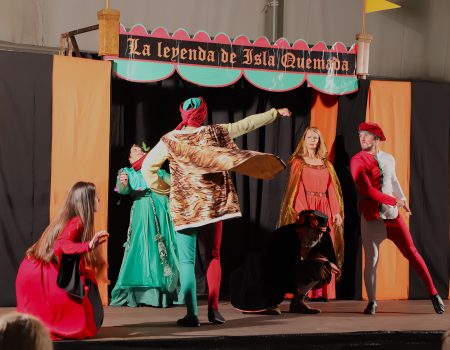 Uga conecta con el teatro en su expresión más crítica y reflexiva