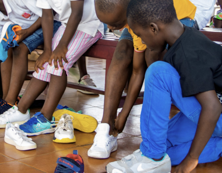 ZAPATILLAS-SOLIDARIAS-FUNDACION