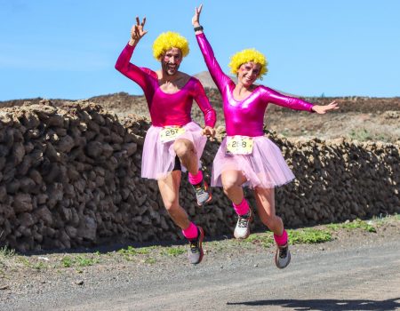 Víctor González y Sheila Jordán ganan la Carrera de Mascaritas de Tinajo 2025
