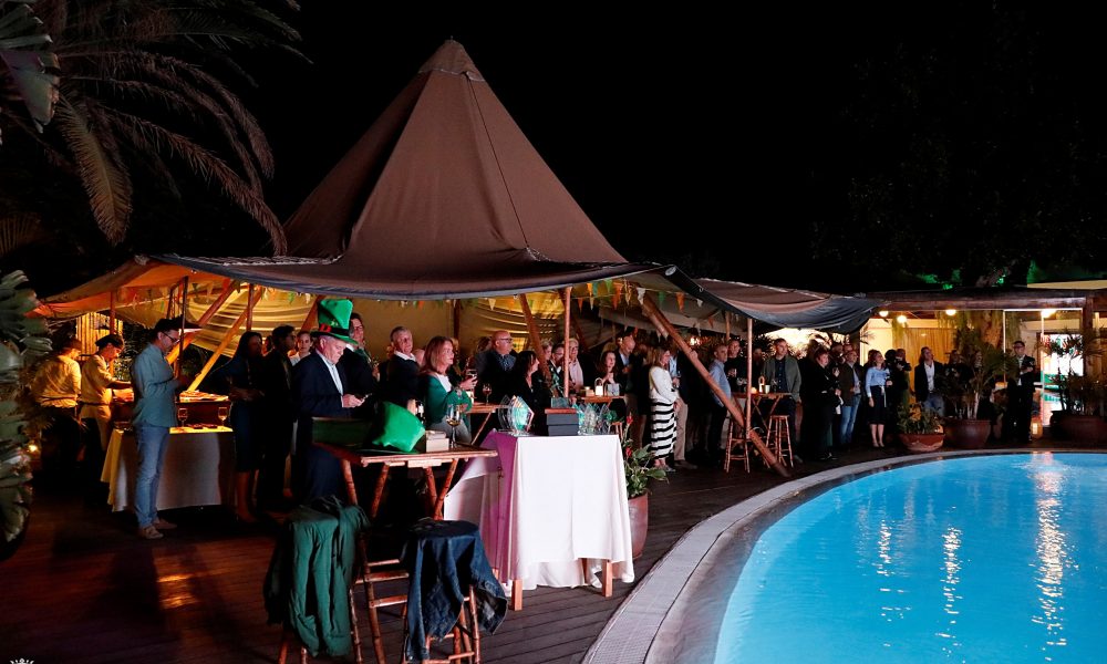 El Ayuntamiento de Tías y el Cabildo de Lanzarote presentan el Festival de San Patricio 2025 a empresarios locales
