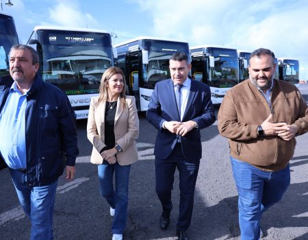 Nuevas guaguas híbridas en Lanzarote