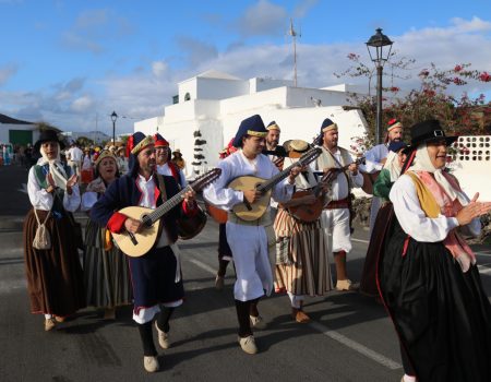 Uga llena sus calles de tradición