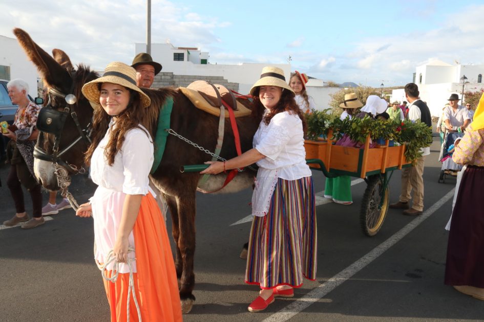 Uga llena sus calles de tradición