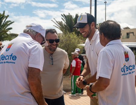 Arrecife celebra el Día de Canarias con sus mayores