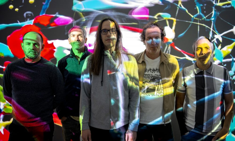 Clavelitos lanza su segundo single "Ojos de sardina"
