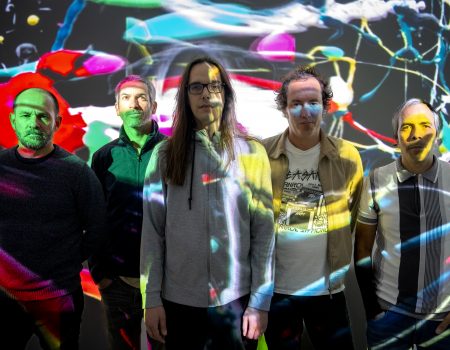Clavelitos lanza su segundo single "Ojos de sardina"