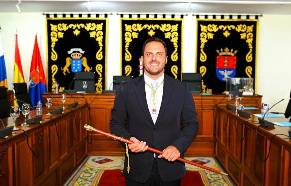 El alcalde de Arrecife Yonathan de León