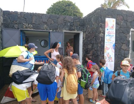 La Biblioplaya de Tías amplía su temporada hasta el 31 de agosto