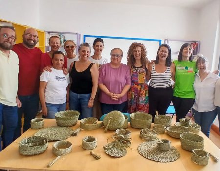 Yaiza clausura con éxito su taller de empleita