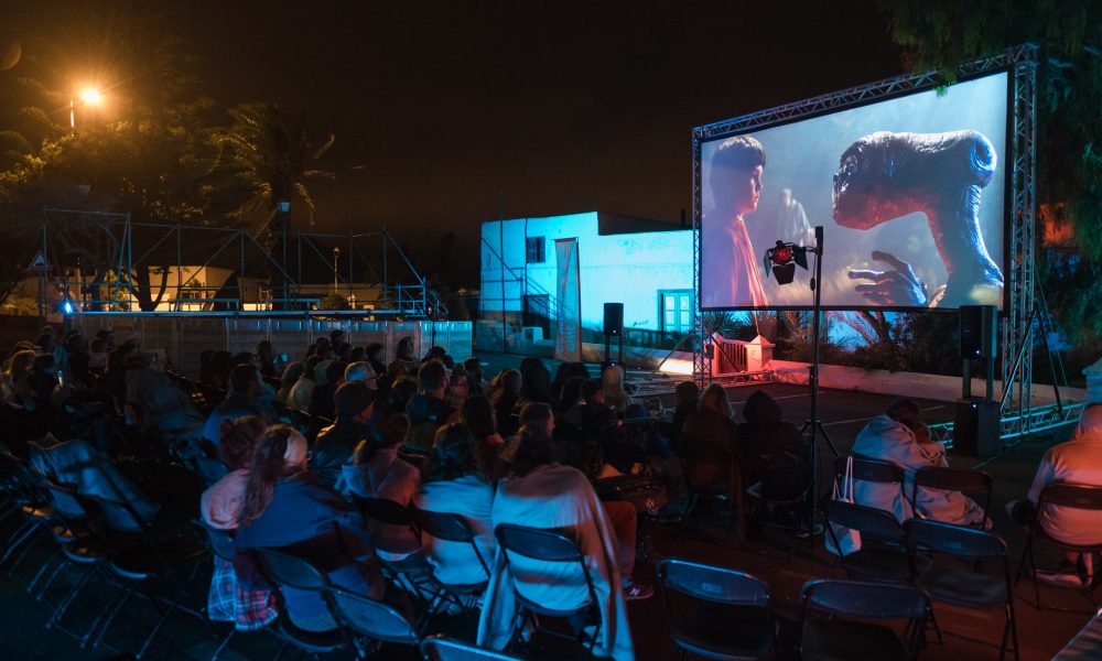 🎬 Cine al aire libre en Haría con Tenique Cultural