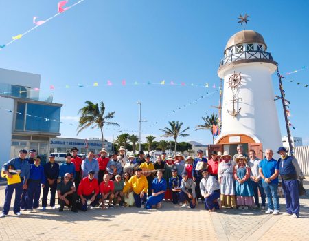 Placas con la historia de las víctimas del pesquero Cruz del Mar
