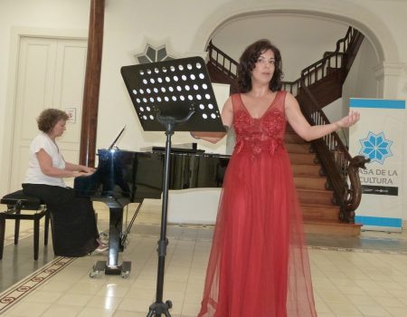 Casa de La Cultura con la soprano Lorena Torres y la pianista Mara Jaubert
