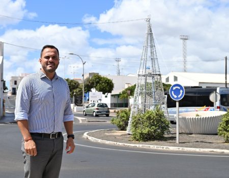 El alcalde Yonathan de León ha confirmado que la iluminación navideña se encenderá a finales de noviembre