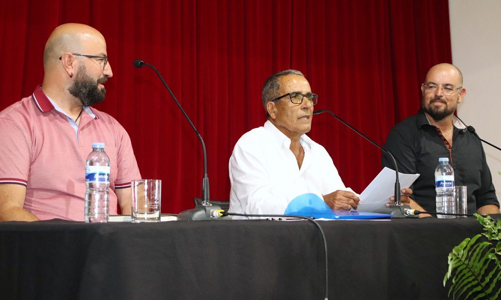 Yaiza publica Alongado al brocal