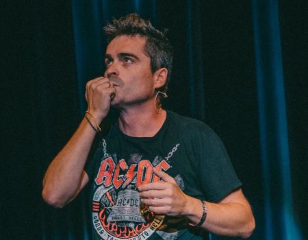 Álex Clavero presenta su show “Los monólogos de Álex Clavero” en San Bartolomé