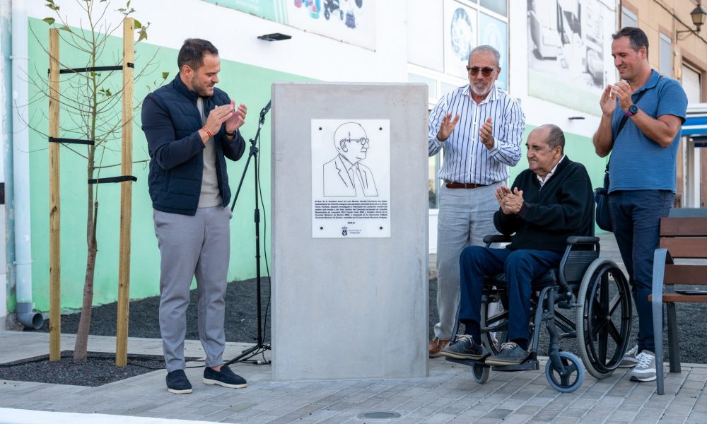 Óscar Torres Perdomo, maestro y cronista de los carnavales conejeros. El Ayuntamiento de Arrecife ha inaugurado una plaza en Argana Baja.