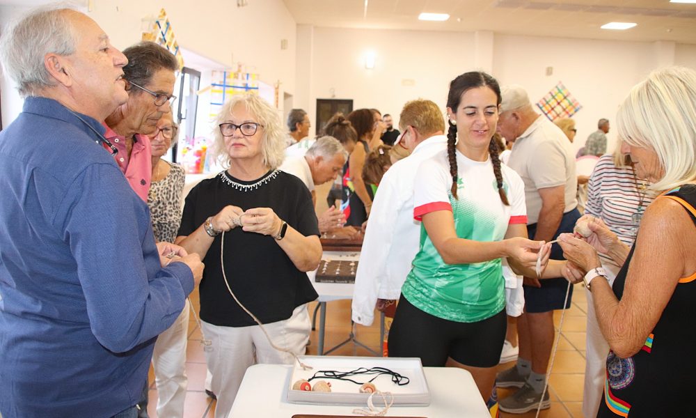 Cien vecinos y vecinas de Yaiza celebran el Día del Mayor