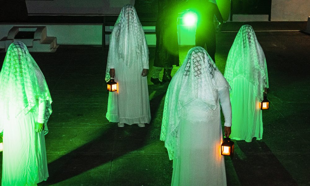 La Noche de Finados en Lanzarote. Actúa Teatro presenta un recorrido teatral interactivo en Tías y Teguise.